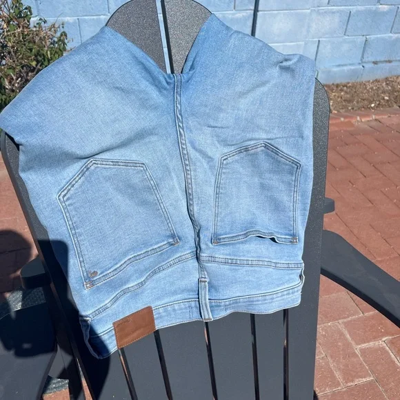 Madewell Roadtripper Jeans - Picture 5 of 8